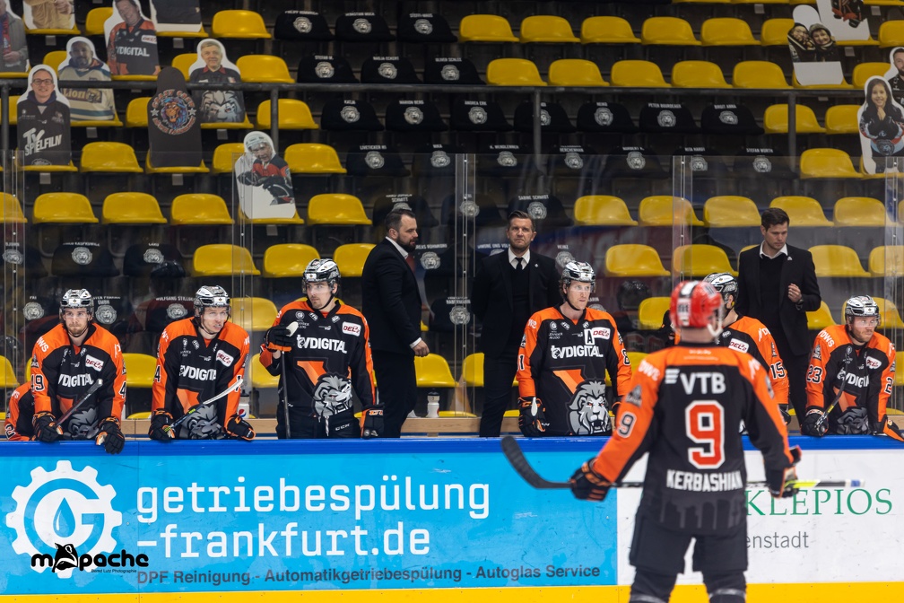 Löwen Frankfurt - Bietigheim Steelers - 25.04.21 - 090