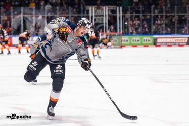 Löwen Frankfurt - Grizzlys Wolfsburg - 15.12.22 - 011