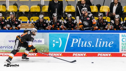 Löwen Frankfurt - Grizzlys Wolfsburg - 15.12.22 - 090