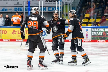 Löwen Frankfurt - Grizzlys Wolfsburg - 15.12.22 - 106