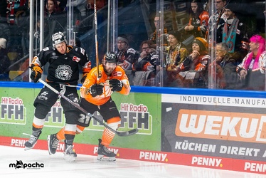 Löwen Frankfurt - Grizzlys Wolfsburg - 15.12.22 - 110