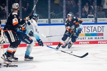 Löwen Frankfurt - ERC Ingolstadt - 23.12.22 - 022