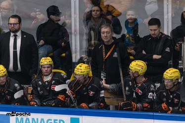 Löwen Frankfurt - Augsburger Panther - 17.12.23 - 092