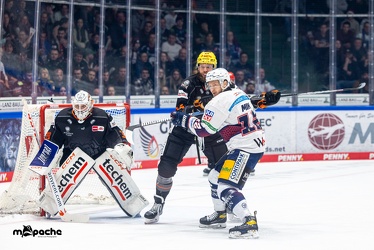 Löwen Frankfurt - Eisbären Berlin - 28.12.23 - 050