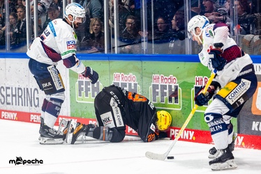 Löwen Frankfurt - Eisbären Berlin - 28.12.23 - 057