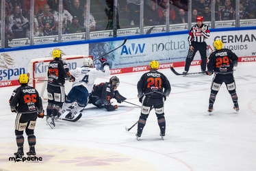 Löwen Frankfurt - Adler Mannheim -18.2.24 - 043