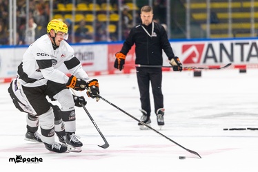 Family on Ice - 9.11.24 - 045