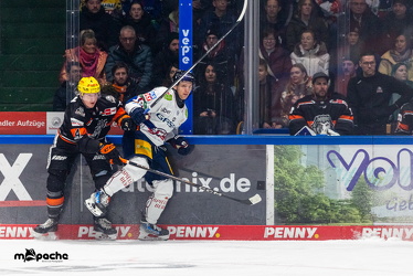 Löwen Frankfurt - Eisbären Berlin - 19.2.25 - 033