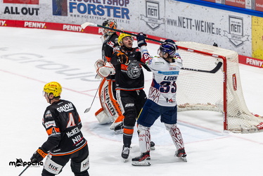 Löwen Frankfurt - Eisbären Berlin - 19.2.25 - 039