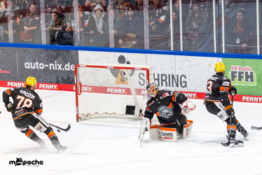 Löwen Frankfurt - Eisbären Berlin - 19.2.25 - 077
