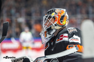 Löwen Frankfurt - Eisbären Berlin - 19.2.25 - 086