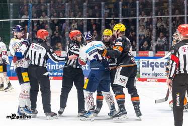 Löwen Frankfurt - Eisbären Berlin - 19.2.25 - 092