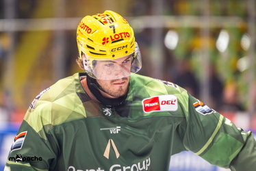 Löwen Frankfurt - Eisbären Berlin- 10.10.25 - 008