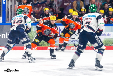 Löwen Frankfurt - Eisbären Berlin- 10.10.25 - 060