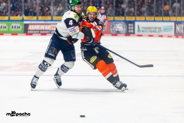 Löwen Frankfurt - Eisbären Berlin- 10.10.25 - 061