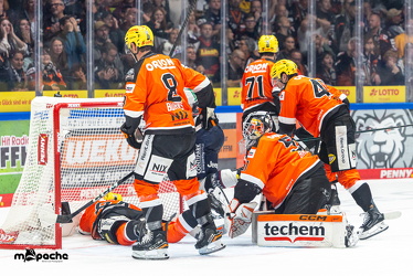 Löwen Frankfurt - Eisbären Berlin- 10.10.25 - 065