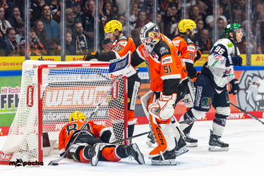 Löwen Frankfurt - Eisbären Berlin- 10.10.25 - 066