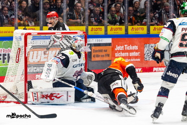 Löwen Frankfurt - Eisbären Berlin- 10.10.25 - 092