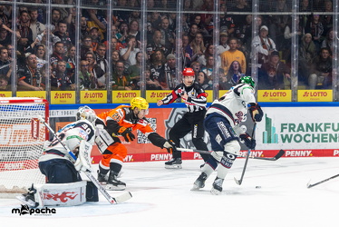 Löwen Frankfurt - Eisbären Berlin- 10.10.25 - 094