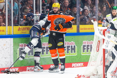 Löwen Frankfurt - Eisbären Berlin- 10.10.25 - 097