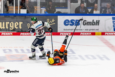 Löwen Frankfurt - Eisbären Berlin- 10.10.25 - 099