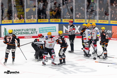 Löwen Frankfurt - Fischtown Pinguins- 24.10.25 - 066