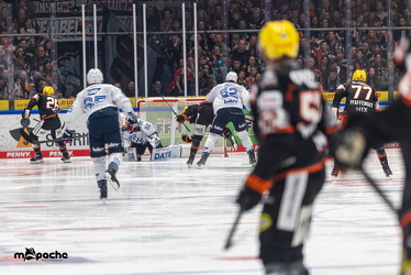 Löwen Frankfurt - Adler Mannheim - 14.11.25 - 120