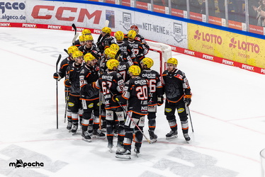 Löwen Frankfurt - Adler Mannheim - 14.11.25 - 141