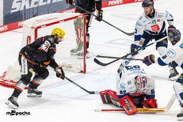 Löwen Frankfurt - Iserlohn Roosters - 21.11.25 - 073