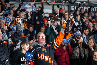 Löwen Frankfurt - Augsburger Panther - 25.11.25 - 031