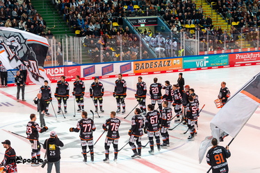 Löwen Frankfurt - Straubing Tigers- 230.11.25 - 027