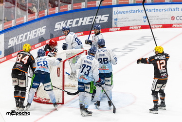 Löwen Frankfurt - Straubing Tigers- 230.11.25 - 054