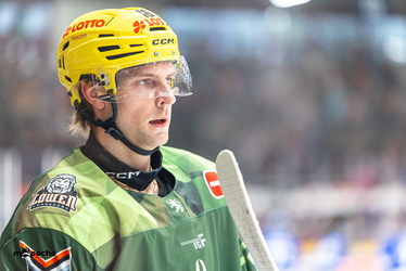 Löwen Frankfurt - Straubing Tigers - 14.12.25 - 008