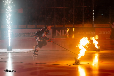 Löwen Frankfurt - Straubing Tigers - 14.12.25 - 018