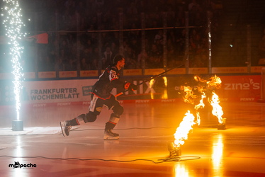 Löwen Frankfurt - Straubing Tigers - 14.12.25 - 019