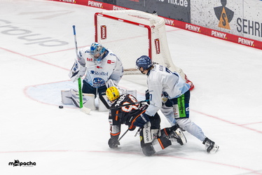 Löwen Frankfurt - Straubing Tigers - 14.12.25 - 035