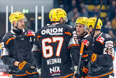 Löwen Frankfurt - Straubing Tigers - 14.12.25 - 038