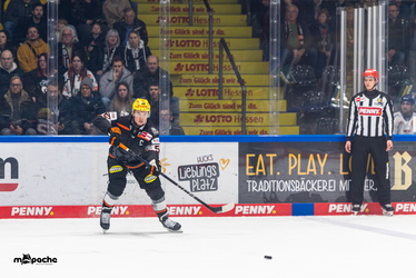 Löwen Frankfurt - Straubing Tigers - 14.12.25 - 041