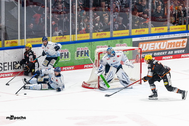 Löwen Frankfurt - Straubing Tigers - 14.12.25 - 051