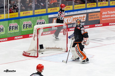 Löwen Frankfurt - Straubing Tigers - 14.12.25 - 064