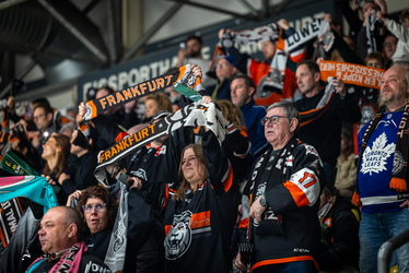 Löwen Frankfurt - Straubing Tigers - 14.12.25 - 072