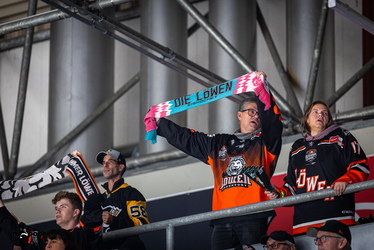 Löwen Frankfurt - Straubing Tigers - 14.12.25 - 073