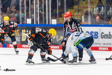 Löwen Frankfurt - Straubing Tigers - 14.12.25 - 091
