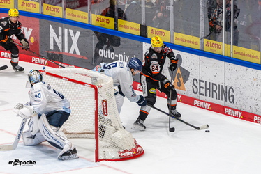 Löwen Frankfurt - Straubing Tigers - 14.12.25 - 116