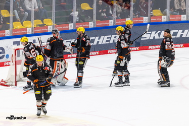 Löwen Frankfurt - Straubing Tigers - 14.12.25 - 121