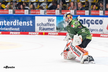 Löwen Frankfurt - Augsburger Panther - 19.12.25 - 005