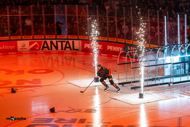Löwen Frankfurt - Augsburger Panther - 19.12.25 - 015