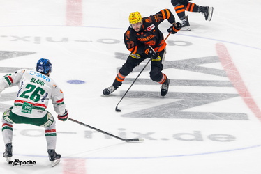 Löwen Frankfurt - Augsburger Panther - 19.12.25 - 026