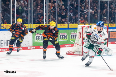 Löwen Frankfurt - Augsburger Panther - 19.12.25 - 028