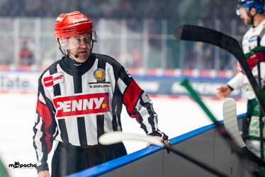 Löwen Frankfurt - Augsburger Panther - 19.12.25 - 031
